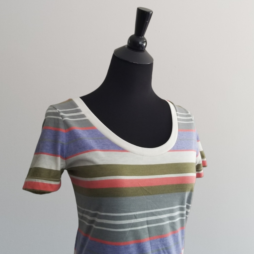 ❤️❤️FREE❤️❤️Mossimo Supply Co Striped Tee - Picture 2 of 8